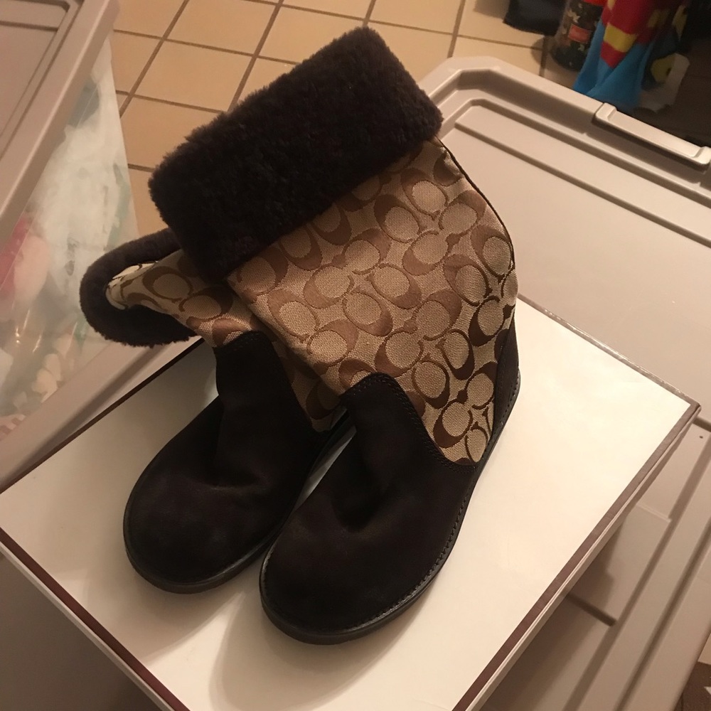 Authentic Classic Coach Boots